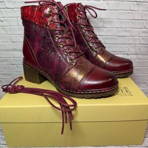 L’ARTISTE Stylish Bordeaux Ankle Boots
